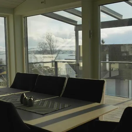 Modern, Spacious Апартаменты *