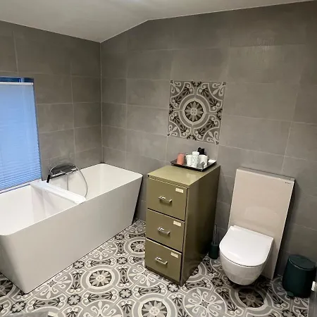 Modern, Spacious Lii