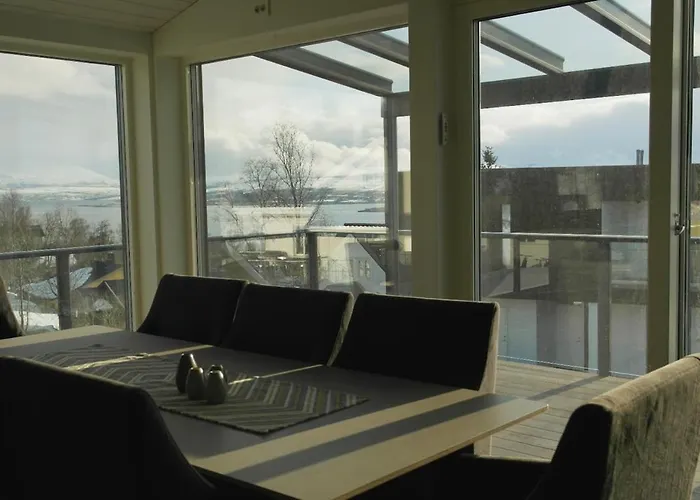 Modern, Spacious Apartamento *